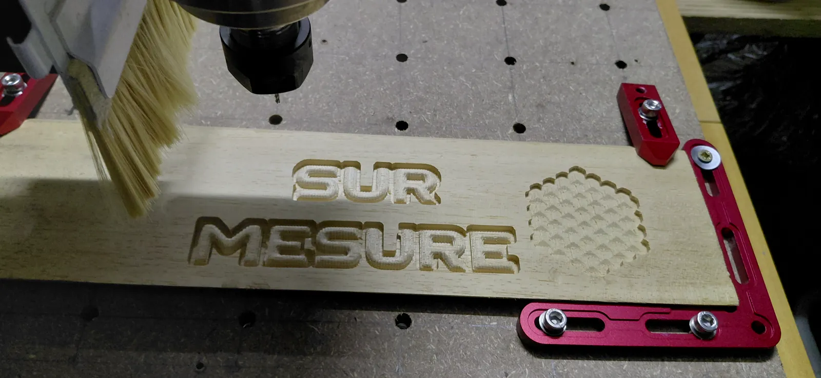 Pièces en bois usinées au CNC